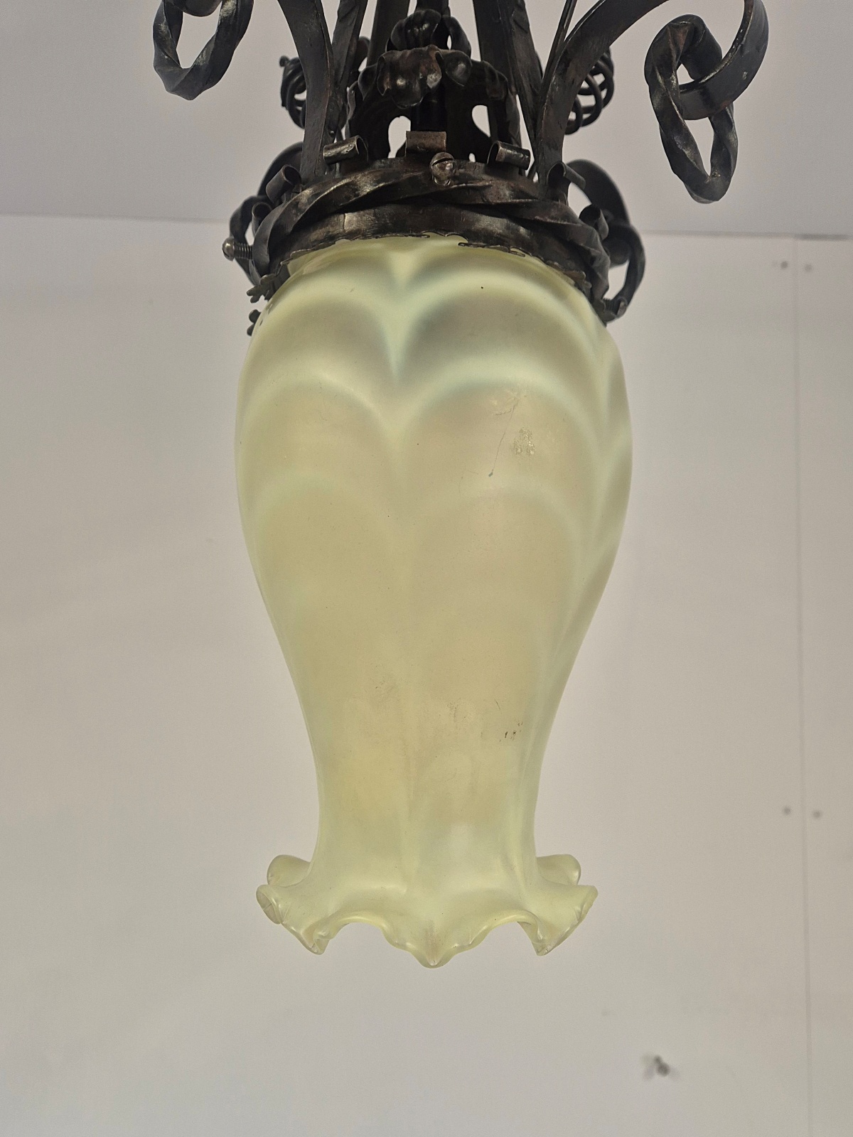 Style of James Hinks & Son, Birmingham | Wrought-Iron & Vaseline-glass Lantern | England c.1900 - Image 12