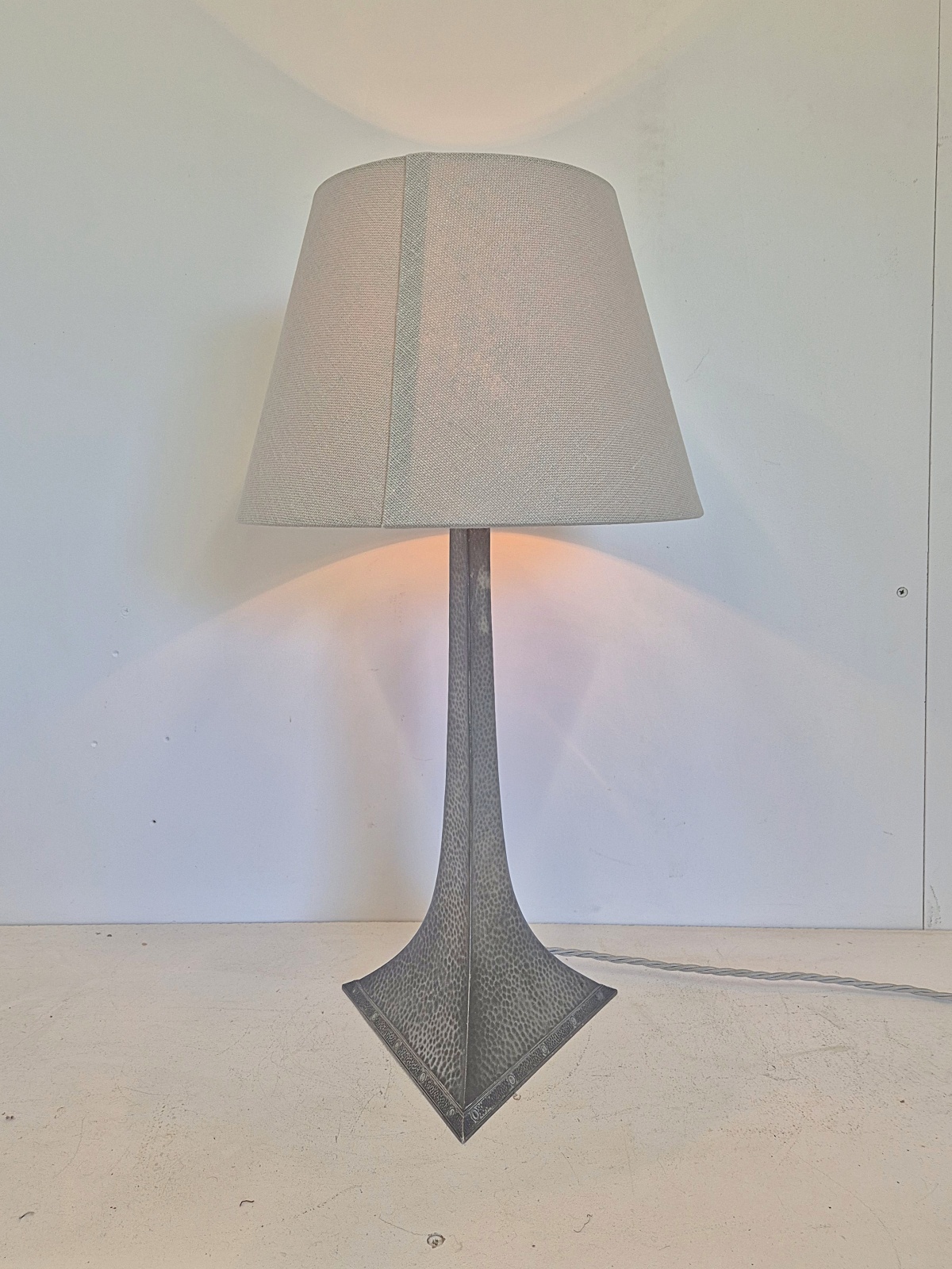 Mayflower Pewter | Arts & Crafts Table Standard | England 1908 - Image 3