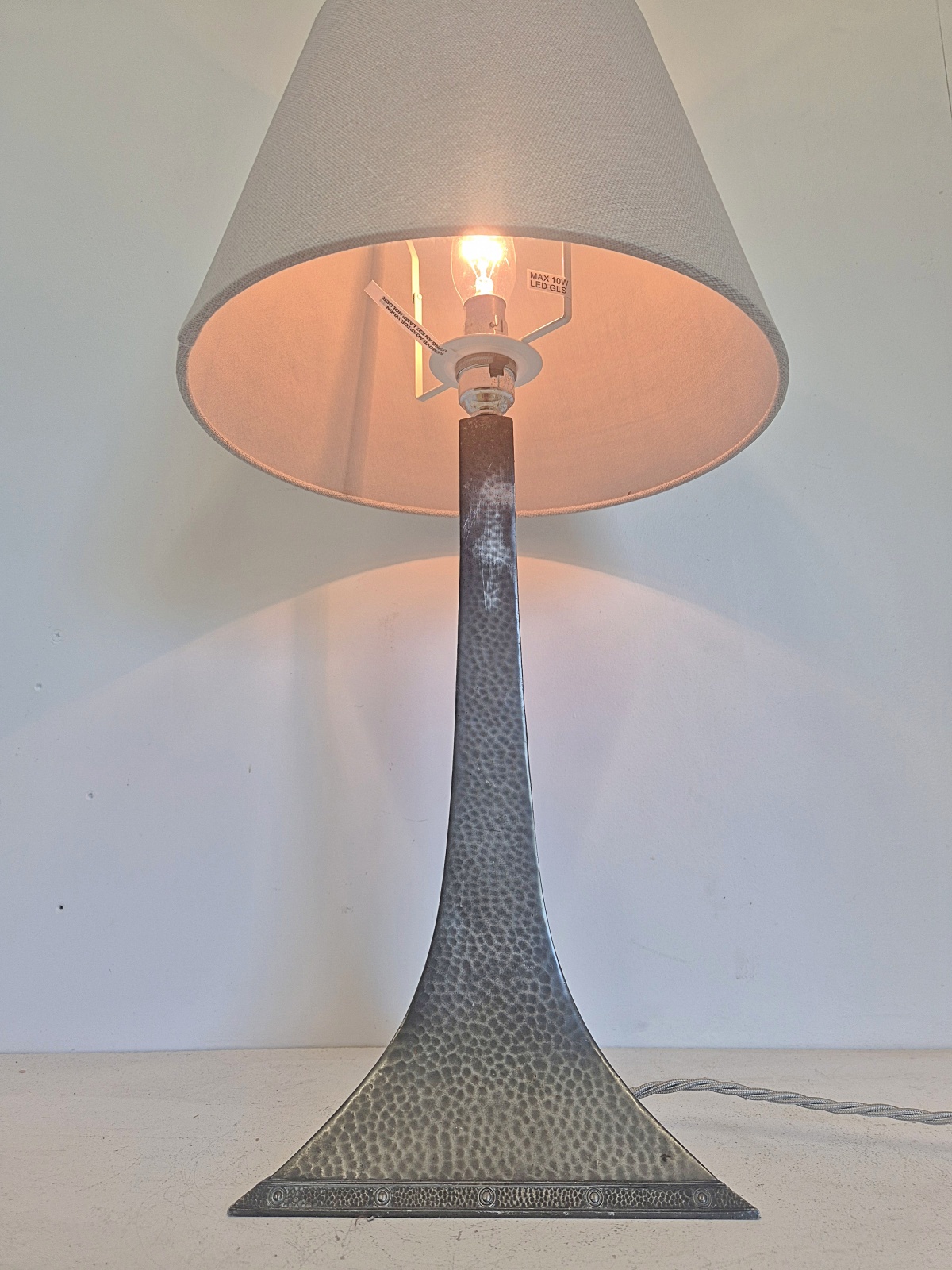 Mayflower Pewter | Arts & Crafts Table Standard | England 1908 - Image 4