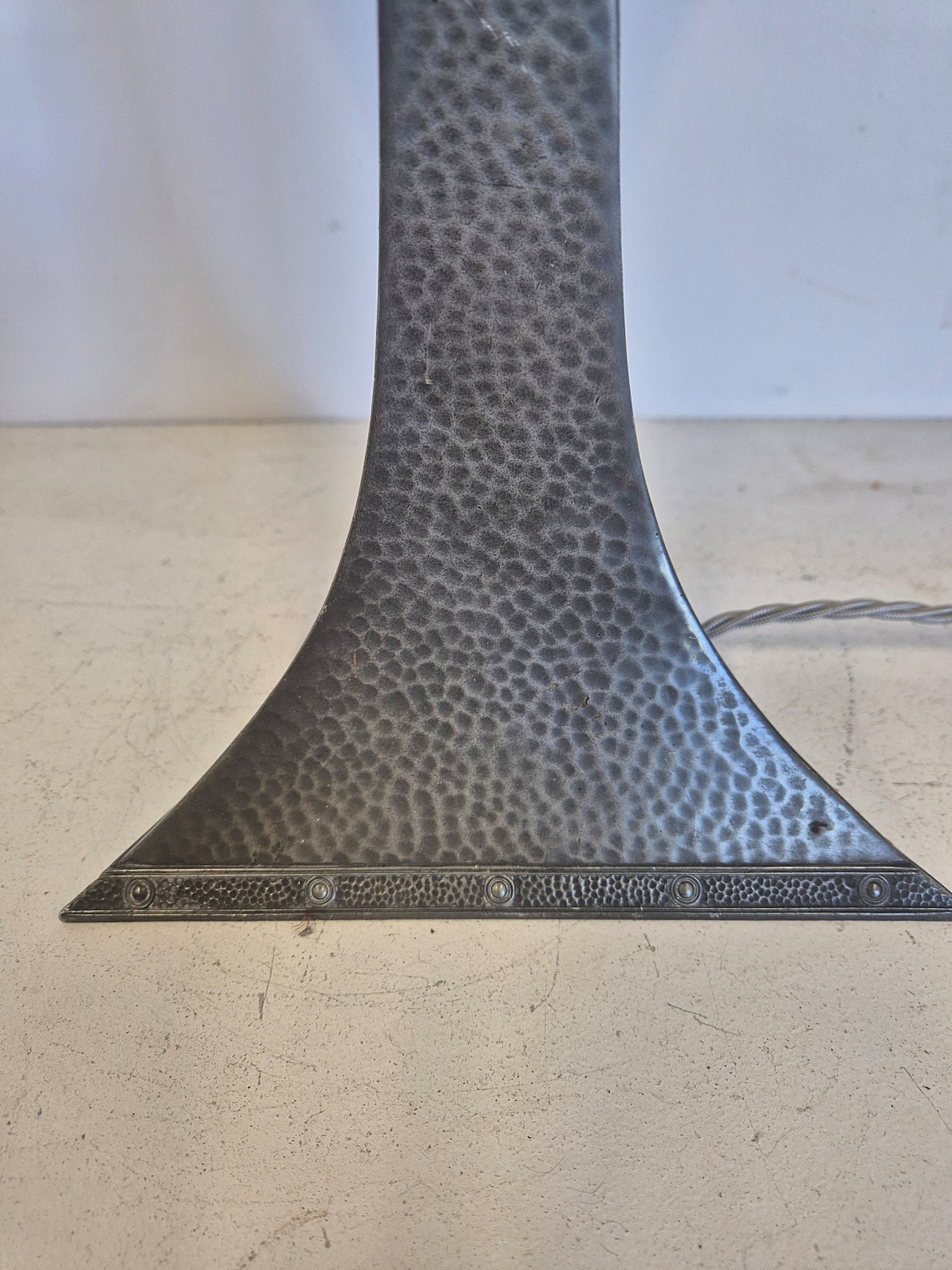 Mayflower Pewter | Arts & Crafts Table Standard | England 1908 - Image 6