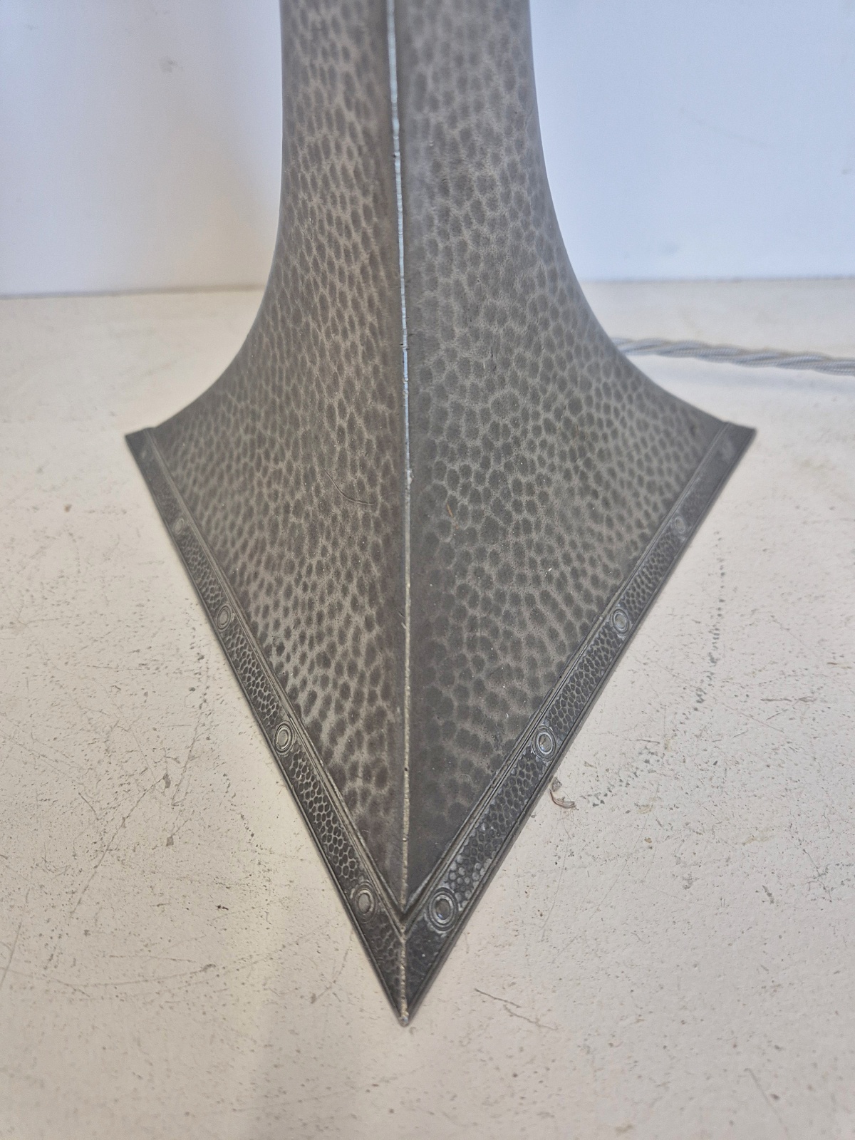 Mayflower Pewter | Arts & Crafts Table Standard | England 1908 - Image 7